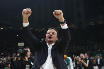 Ο Αταμάν ανακοίνωσε ρεπό και αποθεώθηκε! (vid)