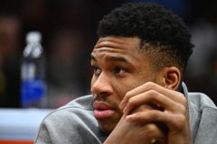 Γιάννης Αντετοκούνμπο: Η ζωή στην Αθήνα, οι μάχες με την «Χρυσή Αυγή» και ο δρόμος προς την κορυφή (vid)