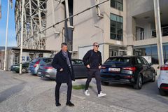 Στην Τούμπα για τις υπογραφές της ανανέωσης ο Ράζβαν Λουτσέσκου! (gallery/vid)