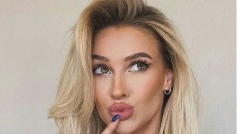 Η ξανθιά καλλονή και λάτρης του NFL που κόβει την ανάσα με τις εμφανίσεις της (pics)