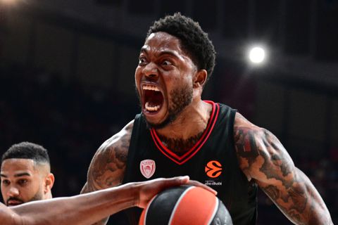 Ο Ταϊρίκ Τζόουνς στα κορυφαία καρφώματα του μήνα στη EuroLeague