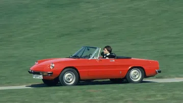 Alfa Romeo Duetto Spider: Ο θρύλος που άλλαξε την εικόνα των roadsters