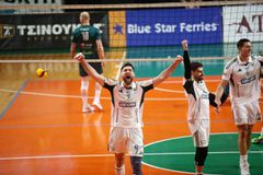 Ο Παναθηναϊκός έφυγε το διπλό από την Νέα Σμύρνη και «πάτησε» κορυφή!