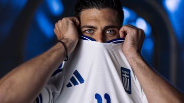 Αυτή είναι η νέα εντυπωσιακή εμφάνιση της Εθνικής Ελλάδας