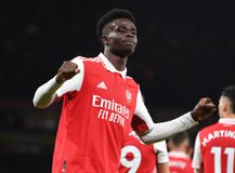 Παραμένει «κανονιέρης» μέχρι το 2028 ο Σάκα