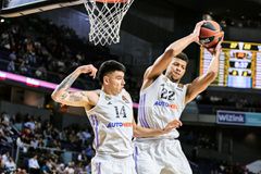 Ο Γκάμπριελ Ντεκ αποχώρησε με πατερίτσες και η Ρεάλ «πονάει» μαζί του (vids)