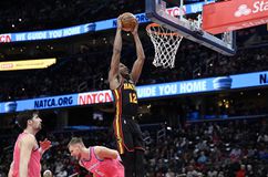 Σπουδαίες εκτός έδρας νίκες για Χοκς και Καβαλίερς, στην Ουάσινγκτον και το Μαϊάμι (vids)