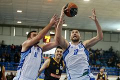 «Ντου» των οργανωμένων στην προπόνηση του Ιωνικού