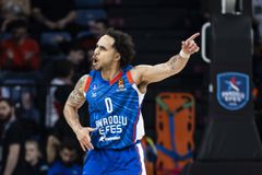 Πρώτα ο Λεσόρ και τώρα ο Λάρκιν: Ο Αμερικανός της Εφές έχει κι αυτός πλέον τρία βραβεία MVP αγωνιστικής (vid)