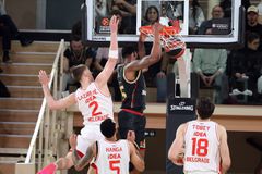 Τρομερός Ντόντα Χολ στο Top 10 της EuroLeague, με συμμετοχή των Λεσόρ και Μπαλτσερόφσκι (vid)