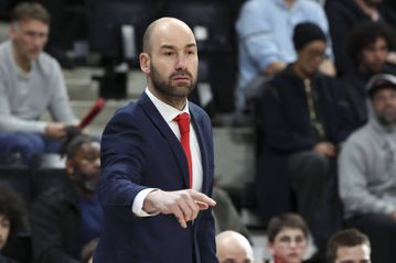 Η Μονακό πήρε το γαλλικό ντέρμπι κόντρα στην Παρί με μπροστάρη Τζέιμς και «στρογγυλοκάθισε» στην πρώτη θέση