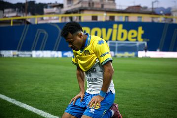 «Σπίτι μου, σπίτι μου»: Συγκλονιστικός Ρόσα φώναζε με δάκρυα μετά το γκολ του Παναιτωλικού