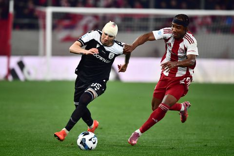 Ολυμπιακός και ΠΑΟΚ έστειλαν πρώτη την ΑΕΚ, αλλά έδειξαν ότι δεν τους «παλεύει»