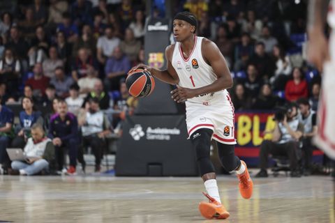 Νιλικίνα για την άμυνα στον Ναν, τις οδηγίες του Γουόκαπ και το ταξίδι στο Παρίσι