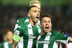 Ο απολαυστικός Παναθηναϊκός έλιωσε στο καμίνι της Λεωφόρου τον Ολυμπιακό κι αρνείται να παραδώσει την κορυφή (vid+gallery)