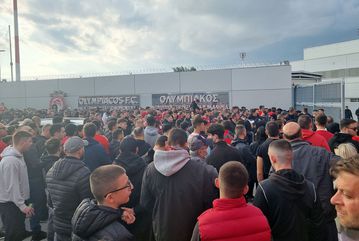 «Χαμός» στου Ρέντη: Οι φίλοι του Ολυμπιακού... ντόπαραν την ομάδα ενόψει Παναθηναϊκού (gallery & vid)