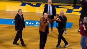 Ο Νίκος Γκάλης μπήκε στο «Αλεξάνδρειο» και το γήπεδο πήρε φωτιά