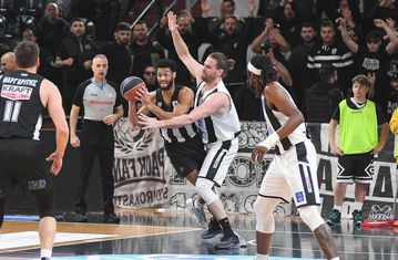 Περίπατος του ΠΑΟΚ στην Πάτρα πριν τα playoffs