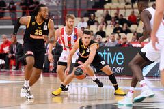 Στα Λιόσια ο Ολυμπιακός για το ματς με την ΑΕΚ και το αήττητο, στο Περιστέρι ο Παναθηναϊκός για το γόητρο