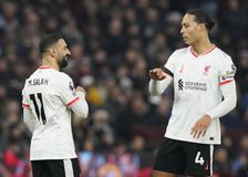 Όλα τούμπα στη Λίβερπουλ: Μένει ο Σαλάχ, κοντά στην ανανέωση και ο Φαν Ντάικ