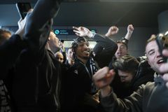 «ΠΑΟΚΑΡΑ φέρε μας το Κύπελλο» - Ο κόσμος αποθέωσε τους θριαμβευτές της Μούρθια (pics/vids)