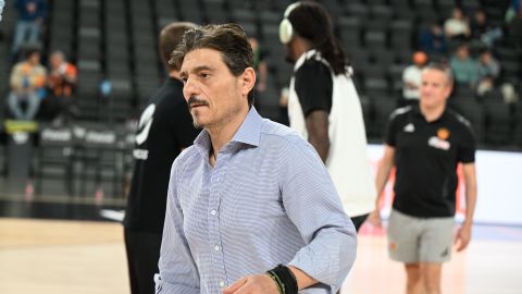 Και στη Βαλένθια ο Γιαννακόπουλος: Αποθεώθηκε, έβγαλε φωτογραφίες και «ντόπαρε» την ομάδα! (vid)