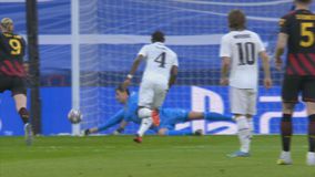 Έσωσε δύο φορές τη Ρεάλ ο Κουρτουά (vids)