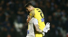 Μάνταλος και Αθανασιάδης απολαμβάνουν το «ωραίο πρωινό» παίζοντας τάβλι