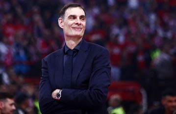 Ήταν δίκαιο, έγινε πράξη: O Γιώργος Μπαρτζώκας κορυφαίος προπονητής της χρονιάς στη Euroleague