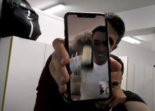 ΑΕΚ: Η βιντεοκλήση του Αραούχο με μπύρα, ο Μελισσανίδης στο τιμόνι του πούλμαν και οι... κουρτίνες του Τσούμπερ (vid)