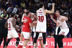 Η παρακάμερα του Ολυμπιακού από τη νίκη-πρόκριση στο Game 5 με την Μπαρτσελόνα