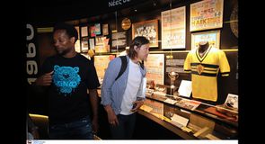 Αλμέιδα και ποδοσφαιριστές έκαναν... ταξίδι στην ιστορία της ΑΕΚ