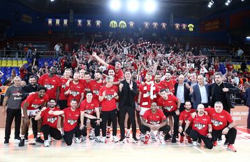 Ο Μπαρτζώκας δεν πούλησε τους παίκτες του και αυτοί του χάρισαν μια μεγαλειώδη πρόκριση στο Βερολίνο