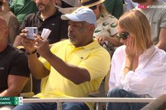 Στον αγώνα του Τζόκοβιτς με τον Αλκαράθ ο Μάικ Τάισον