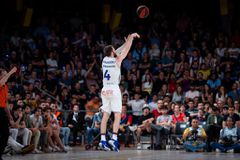 Κάρτερ και Πέρι οδήγησαν τη Μάλαγα σε break επί της Μπαρτσελόνα!