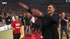 Ολυμπιακός - Παναθηναϊκός | Η αποθέωση του Γ. Μπαρτζώκα από τους φίλους των "Ερυθρολεύκων"