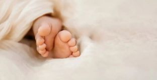 Πάρος: Μυστήριο με θάνατο βρέφους στο νησί – Συνελήφθησαν οι γονείς του