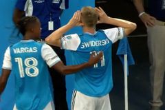 Το «σόου» του Κάρολ Σβιντέρσκι στο MLS οδήγησε τον σπίκερ σε... viral περιγραφή (vids)