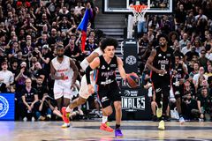 Τους ξάφνιασε όλους η Παρί και με... ντρίπλα κράτησε τον Ιφί στο ρόστερ της! (vid)