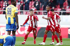 Κεκλεισμένων των θυρών οι πρώτες αγωνιστικές για Ολυμπιακό, ΠΑΟΚ και ΟΦΗ