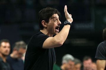 Γιαννακόπουλος: «Δεν ευθύνεται η κυβέρνηση για το ΣΕΦ - Ο Ολυμπιακός δεν μπορεί να βάλει λεφτά για το γήπεδό του;»