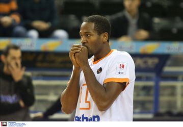 Προ των πυλών της ΑΕΚ ο Λάνγκστον Χολ