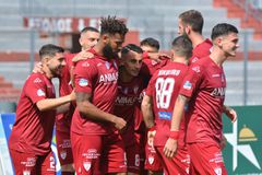 Κυπαρίσσης﻿: «Τρεις παίκτες της ΑΕΛ έφυγαν από τα σπίτια τους λόγω της κακοκαιρίας»