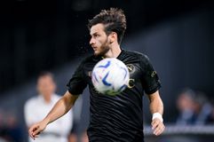 Η Παρί έχει βρει ήδη τον αντικαταστάτη του Εμπαπέ στο πρόσωπο του Κβαρατσχέλια