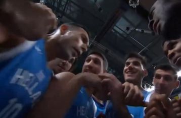 Το «ξυπνήστε» του Σλούκα και το «Ελλάς» που... ακούστηκε μέχρι τον ουρανό (vid)