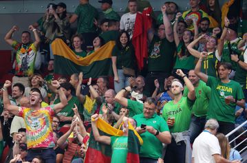 Γεμάτη Λιθουανούς η Riga Arena, έντονες αποδοκιμασίες στην παρουσίαση της Ελλάδας