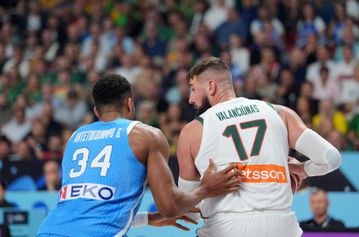 Τιτανομαχία Γιάννη - Βαλαντσιούνας στο πρώτο ημίχρονο στη Ρίγα!