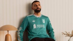 Η νέα ρετρό εμφάνιση της Λίβερπουλ που ξυπνά αναμνήσεις (pics)