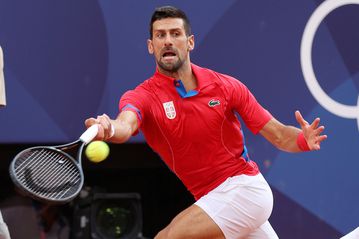 Ο Νόβακ Τζόκοβιτς στο Kavouri Tennis Club: Προπόνηση με τον γιο του (vid)