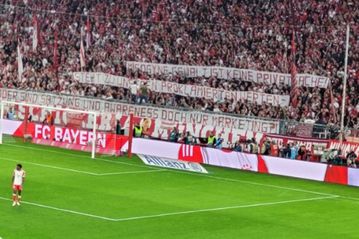 Οι οπαδοί της Μπάγερν τα «έχωσαν» στον Αθλητικό Διευθυντή των Βαυαρών λόγω... Μπόατενγκ